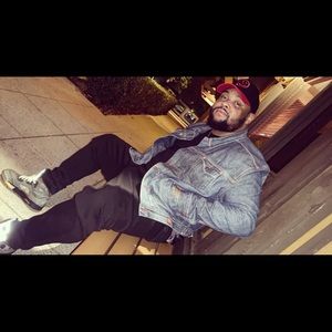 Meet your Posher, Devin